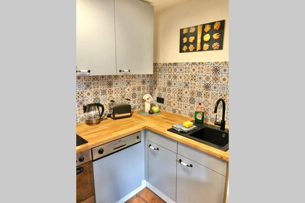 Apartment Zum Goldenen Lowen Inkl. Parkplatz & Wlan Erfurt Extérieur photo
